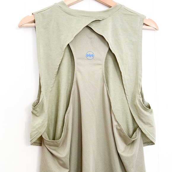 Janji Bolivia Vista Muscle Tank - Picture 3 of 6